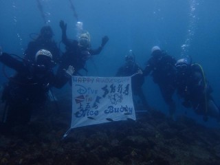 水中でも集合写真